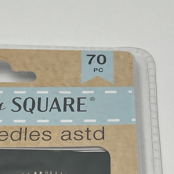 Assorted sewing Needles, Self Threading Needles, 70 pieces & Blue Pin Cushion - Picture 3 of 8